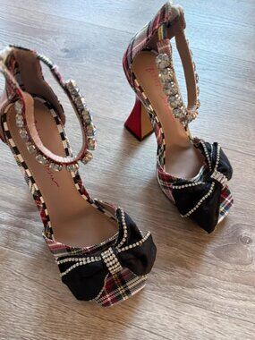 New Betsy Johnson size 7